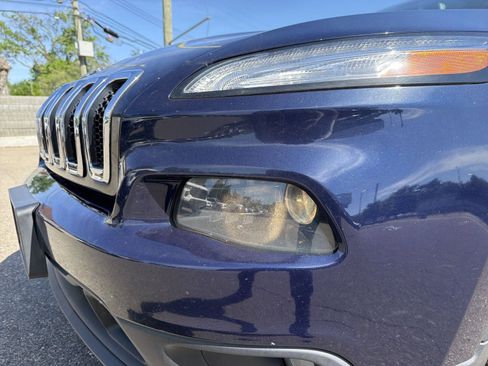 Used 2015 Jeep Cherokee Latitude w/ Comfort/Convenience Group AWD/4WD image 15