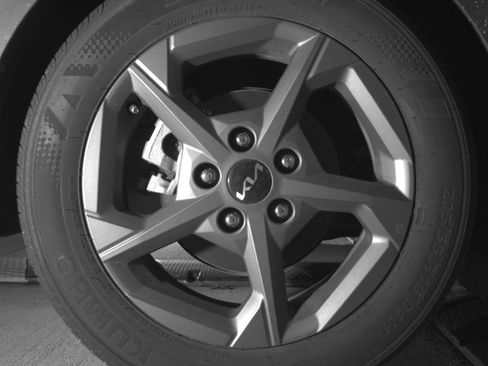 Used 2025 Kia K4 LXS image 15