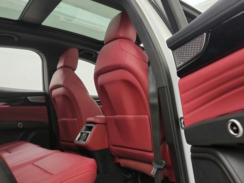 Used 2023 Maserati Grecale Modena AWD/4WD image 32