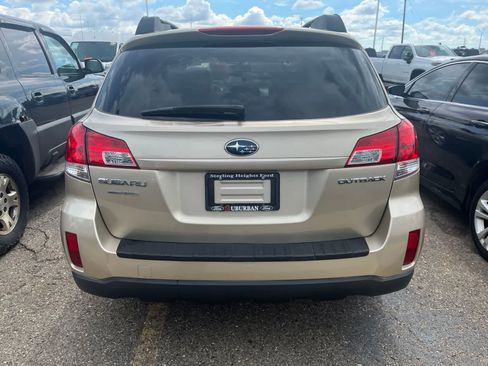 Used 2010 Subaru Outback 2.5i Limited AWD/4WD image 12