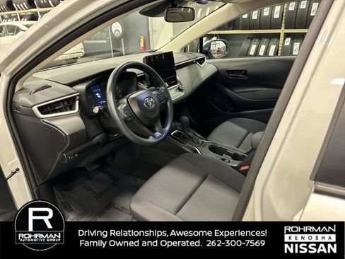 Used 2025 Toyota Corolla LE image 4