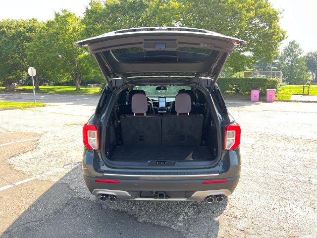 Certified 2023 Ford Explorer Platinum w/ Technology Package AWD/4WD image 28