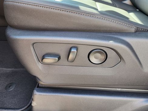 New 2026 GMC Sierra 1500 SLT image 18