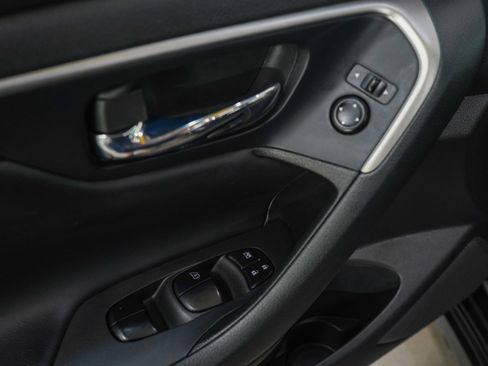 Used 2015 Nissan Altima 2.5 S w/ Special Edition Package FWD image 19