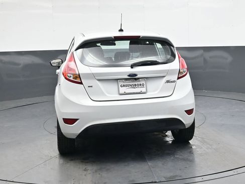 Used 2018 Ford Fiesta SE image 5