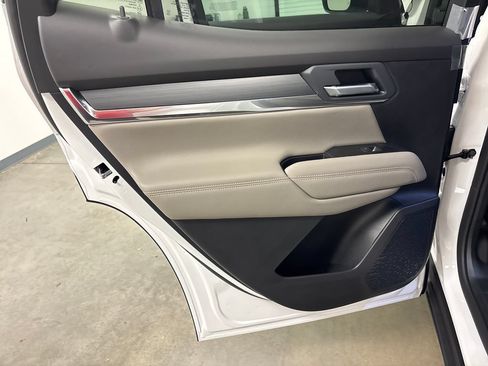 New 2027 GMC Terrain Elevation w/ Elevation Premium Package FWD image 28