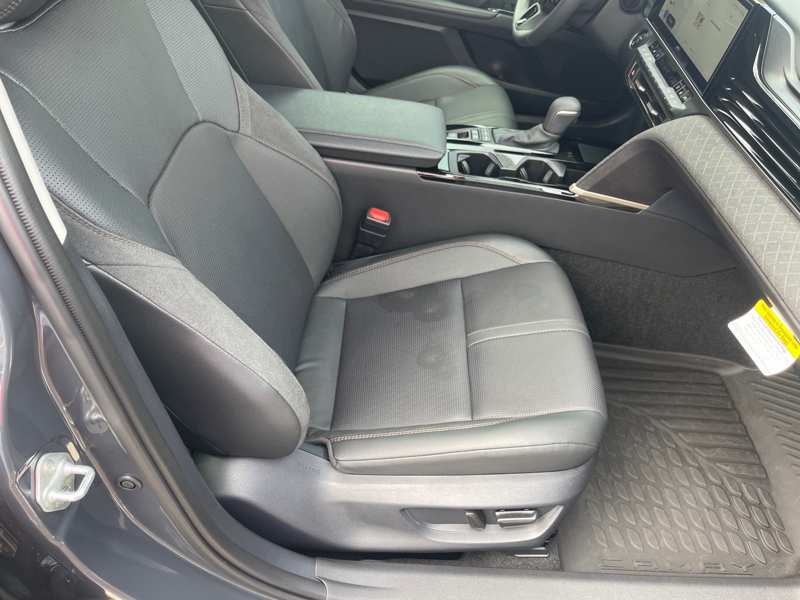 Used 2026 Toyota Camry XLE w/ Premium Plus Package FWD image 19