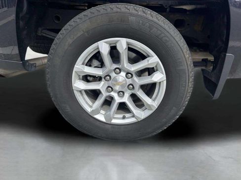 Used 2022 Chevrolet Silverado 1500 LT AWD/4WD image 45