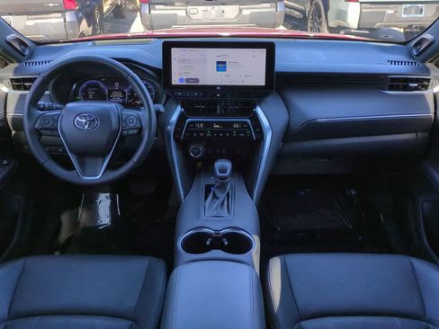 Used 2024 Toyota Venza Limited image 14