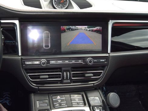 Used 2019 Porsche Macan AWD/4WD image 26