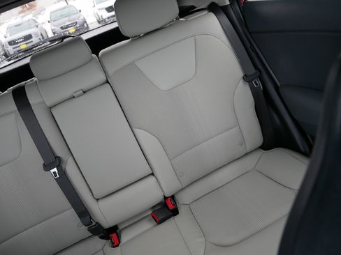 Certified 2023 Kia Niro EX image 14