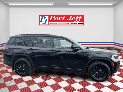 Certified 2025 Jeep Grand Cherokee L Altitude image 3