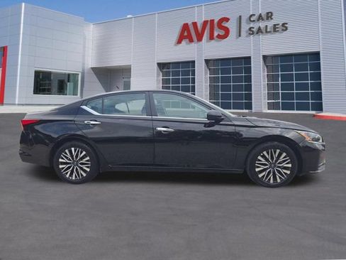 Used 2025 Nissan Altima 2.5 SV FWD image 5