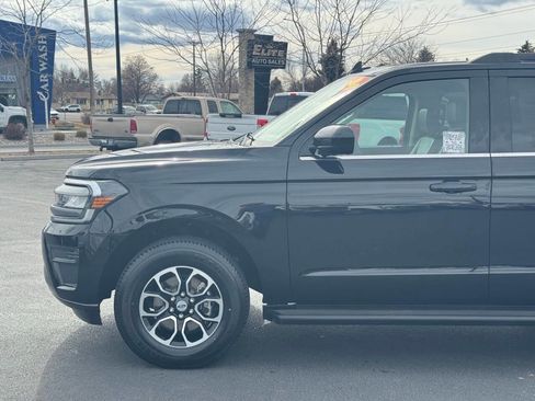 Used 2024 Ford Expedition XLT image 13
