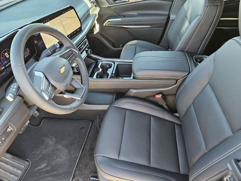 New 2026 Chevrolet Traverse LT w/ Sun and Wheel Package FWD image 15