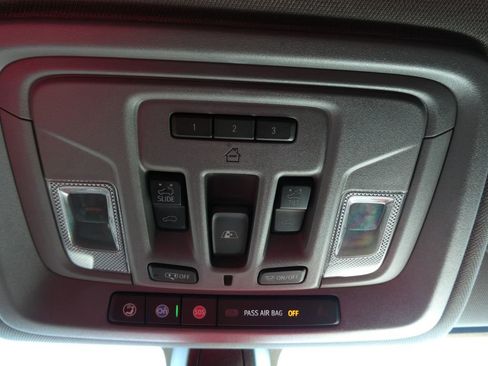 Certified 2022 Chevrolet Silverado 1500 LTZ w/ LTZ Convenience Package II image 29