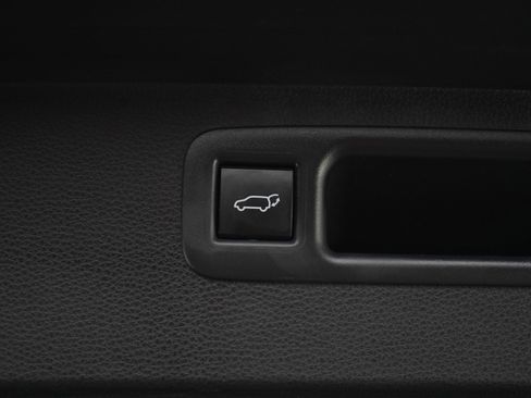 Used 2025 Toyota Highlander XSE AWD/4WD image 17