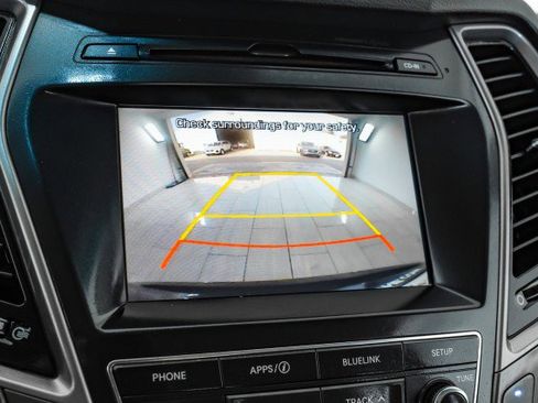 Used 2018 Hyundai Santa Fe SE image 19