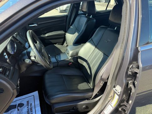 Used 2014 Chrysler 300 S image 14