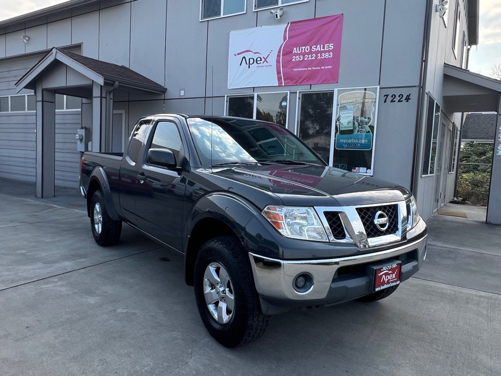 Used 2011 Nissan Frontier SV AWD/4WD image 1