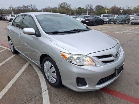 Used 2012 Toyota Corolla LE image 8