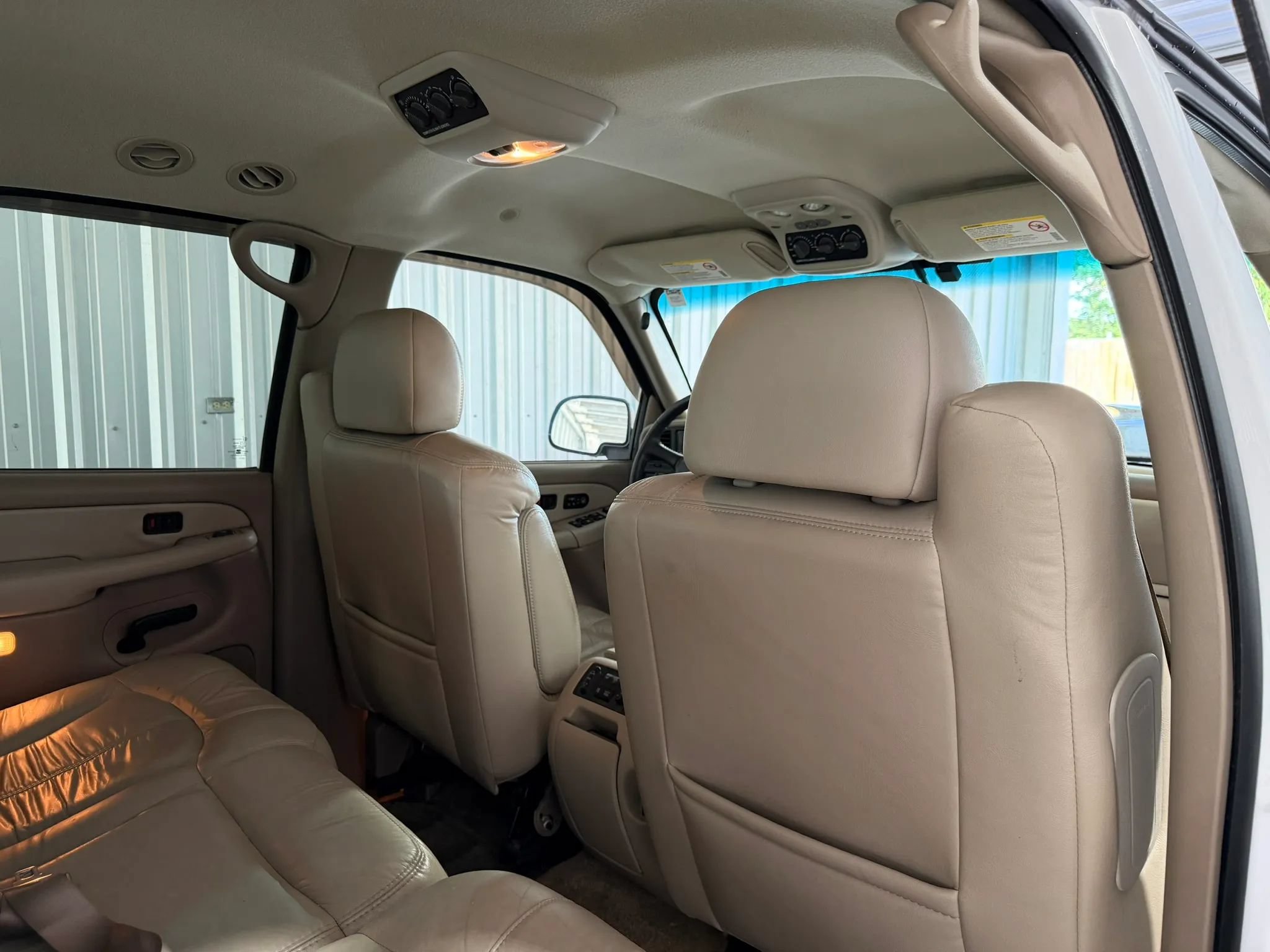Used 2002 Chevrolet Tahoe LT RWD image 27
