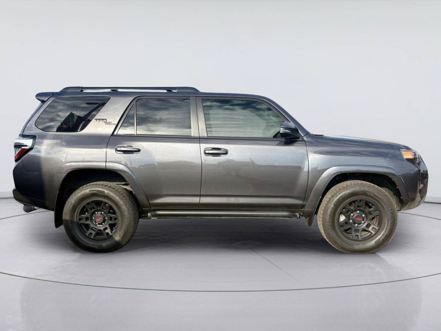 Used 2022 Toyota 4Runner TRD Off-Road Premium AWD/4WD image 2
