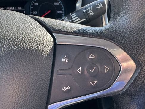 Used 2021 Chevrolet Traverse LS image 14