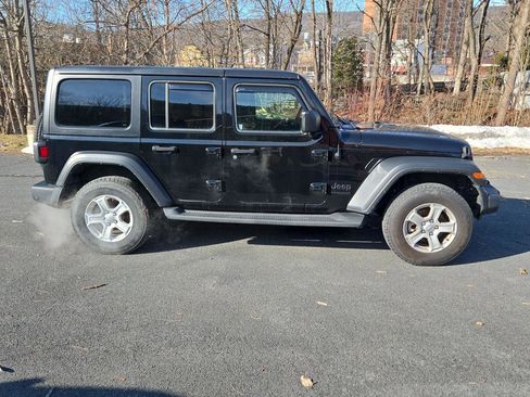 Used 2022 Jeep Wrangler Unlimited Sport image 4