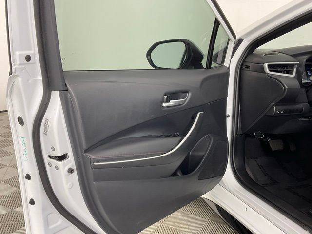 Used 2025 Toyota Corolla SE FWD image 15