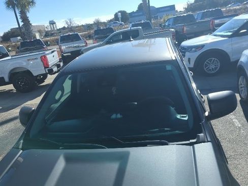 Used 2022 Ford Ranger XLT w/ Equipment Group 301A Mid image 9