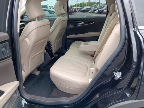 Used 2021 Lincoln Nautilus Reserve AWD/4WD image 31