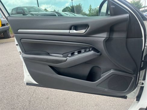 Certified 2023 Nissan Altima 2.5 SL FWD image 10