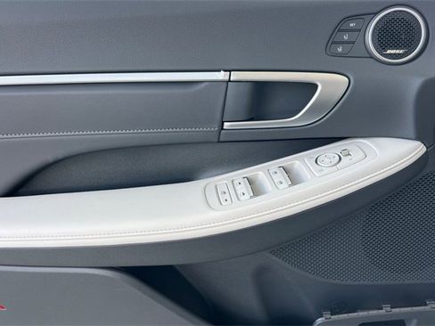 New 2025 Hyundai Sonata Limited image 11