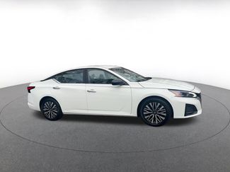 Used 2025 Nissan Altima 2.5 SV video 2