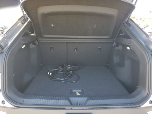 Used 2023 Volkswagen ID.4 Pro image 14