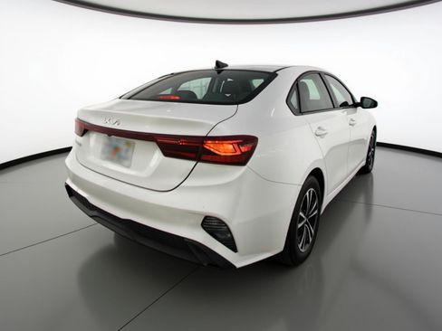 Used 2024 Kia Forte LXS w/ LXS Technology Package image 9