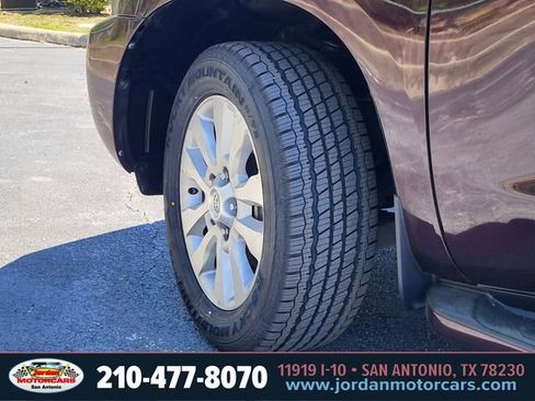 Used 2018 Toyota Sequoia Platinum image 33