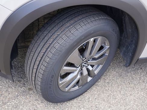 Used 2025 Nissan Pathfinder SV FWD image 13