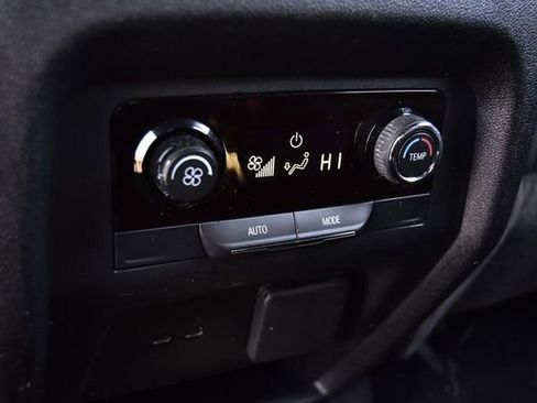 Used 2024 Chevrolet Traverse Z71 image 26