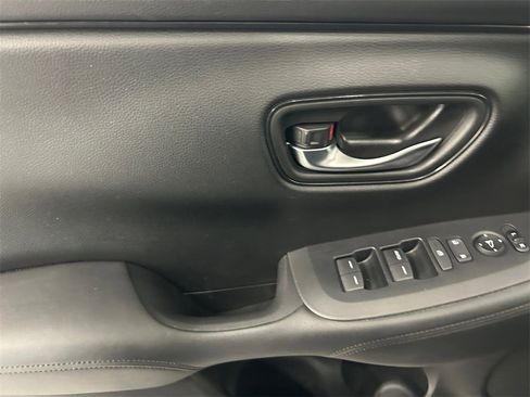 Certified 2023 Honda HR-V LX image 30