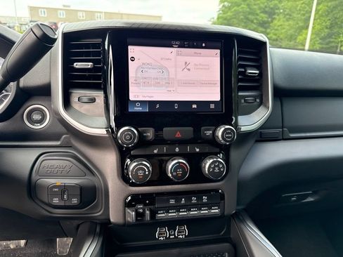 New 2026 RAM 2500 Big Horn AWD/4WD image 12