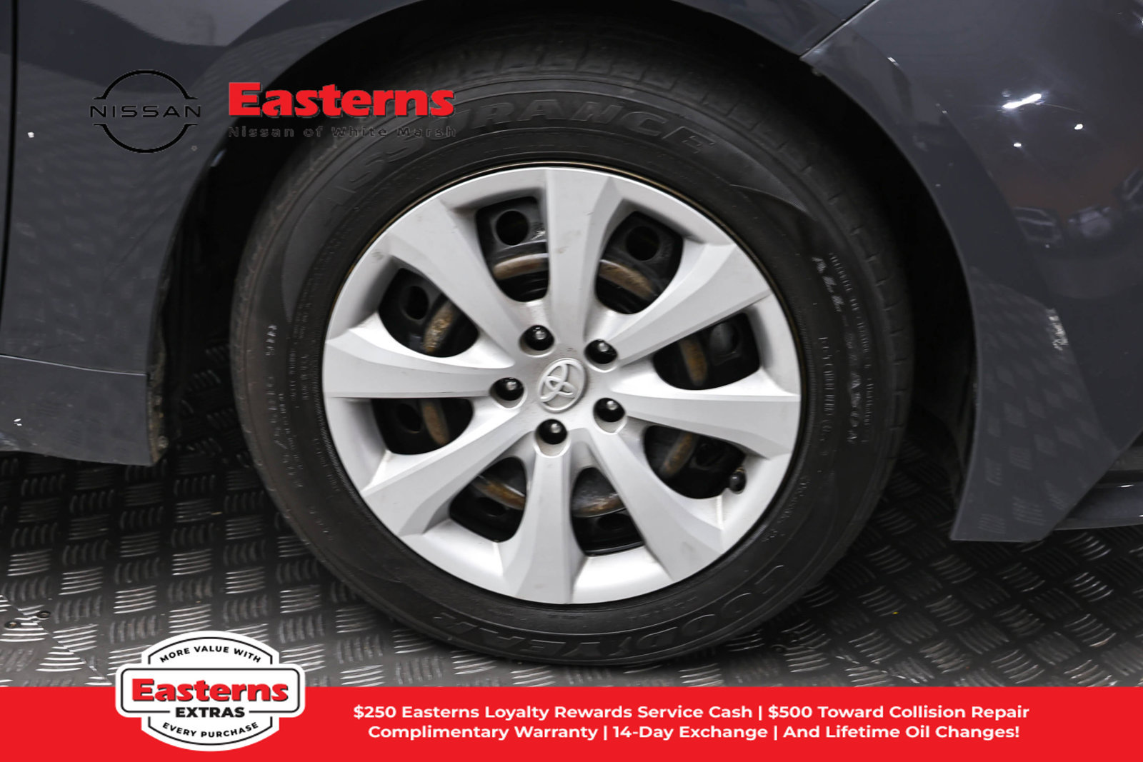 Used 2023 Toyota Corolla LE w/ Carpet Mat Package (TMS) FWD image 28