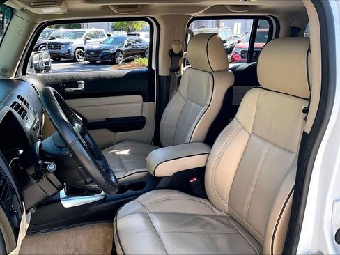 Used 2008 HUMMER H3 Luxury image 7
