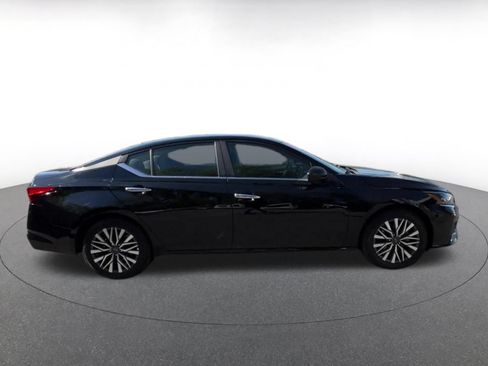 Used 2025 Nissan Altima 2.5 SV FWD image 16