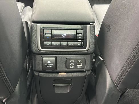 Used 2025 Subaru Ascent Bronze Edition AWD/4WD image 10