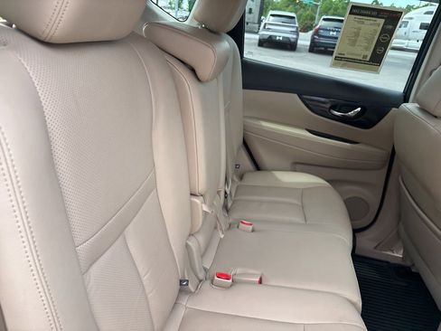 Used 2019 Nissan Rogue SL w/ Premium Package AWD/4WD image 36