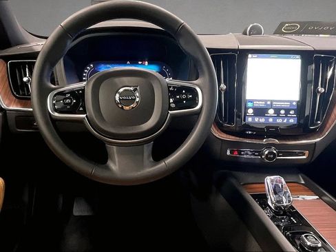 Used 2024 Volvo XC60 T8 Ultimate w/ Protection Package Premier AWD/4WD image 9