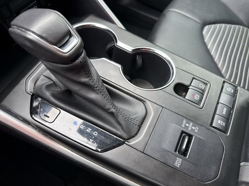 Certified 2021 Toyota Highlander XSE FWD image 22