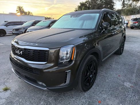 Certified 2022 Kia Telluride SX w/ Towing Package FWD image 11